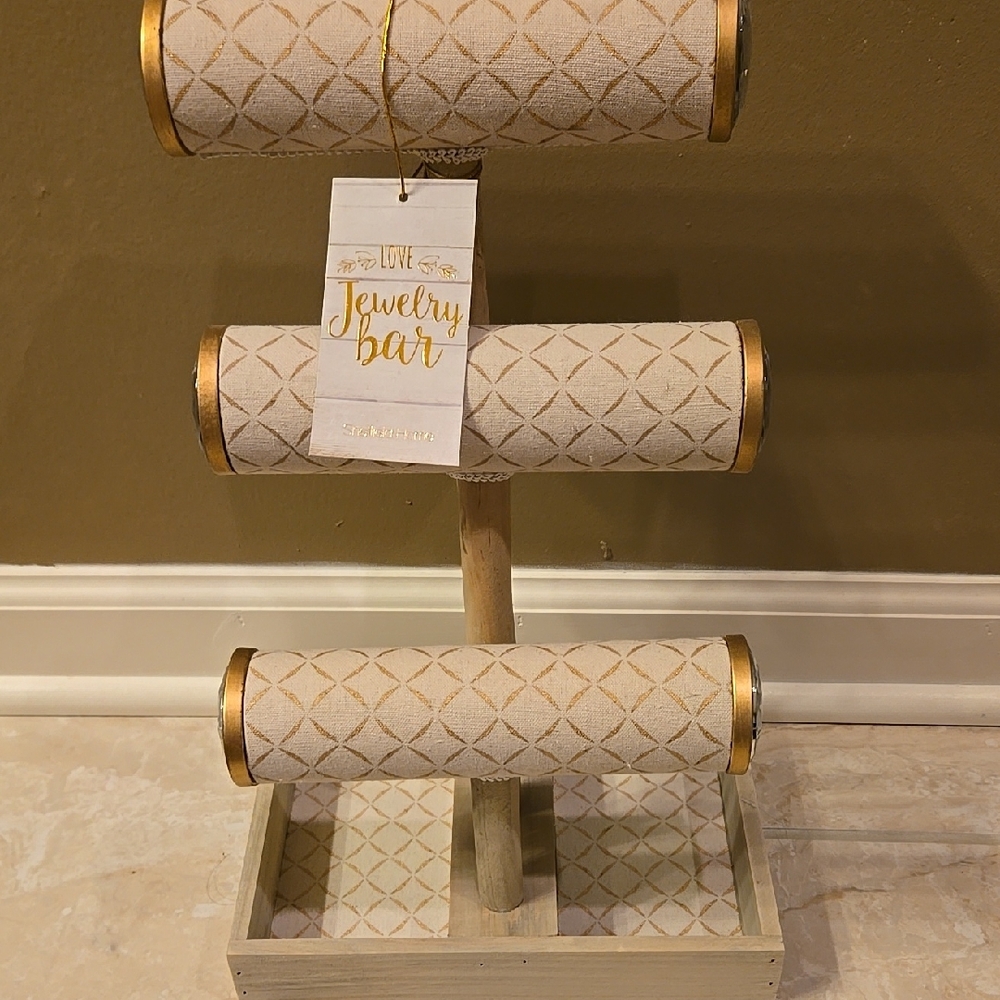 NWT Elegant Gold and Cream Jewelry Bar and Stand